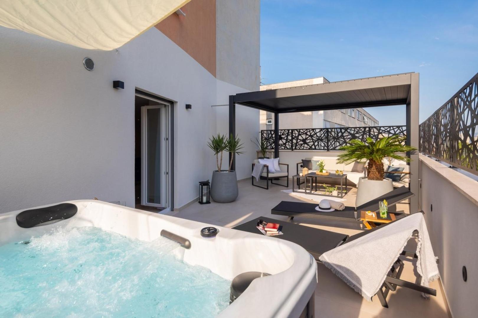 Luxury Apartment Silvery In Split Center With Jacuzzi, Sauna And Parking Exterior foto