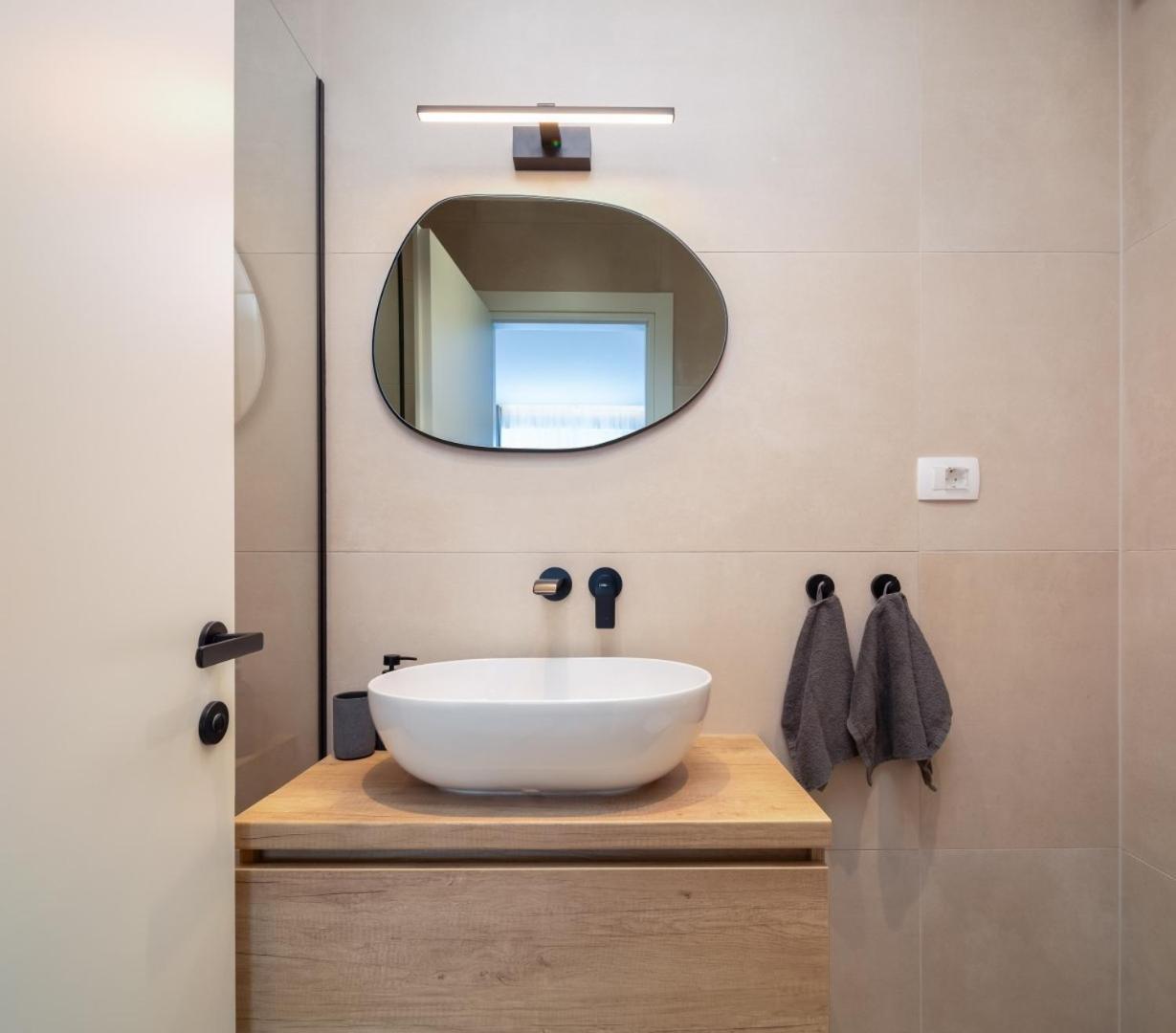 Luxury Apartment Silvery In Split Center With Jacuzzi, Sauna And Parking Exterior foto