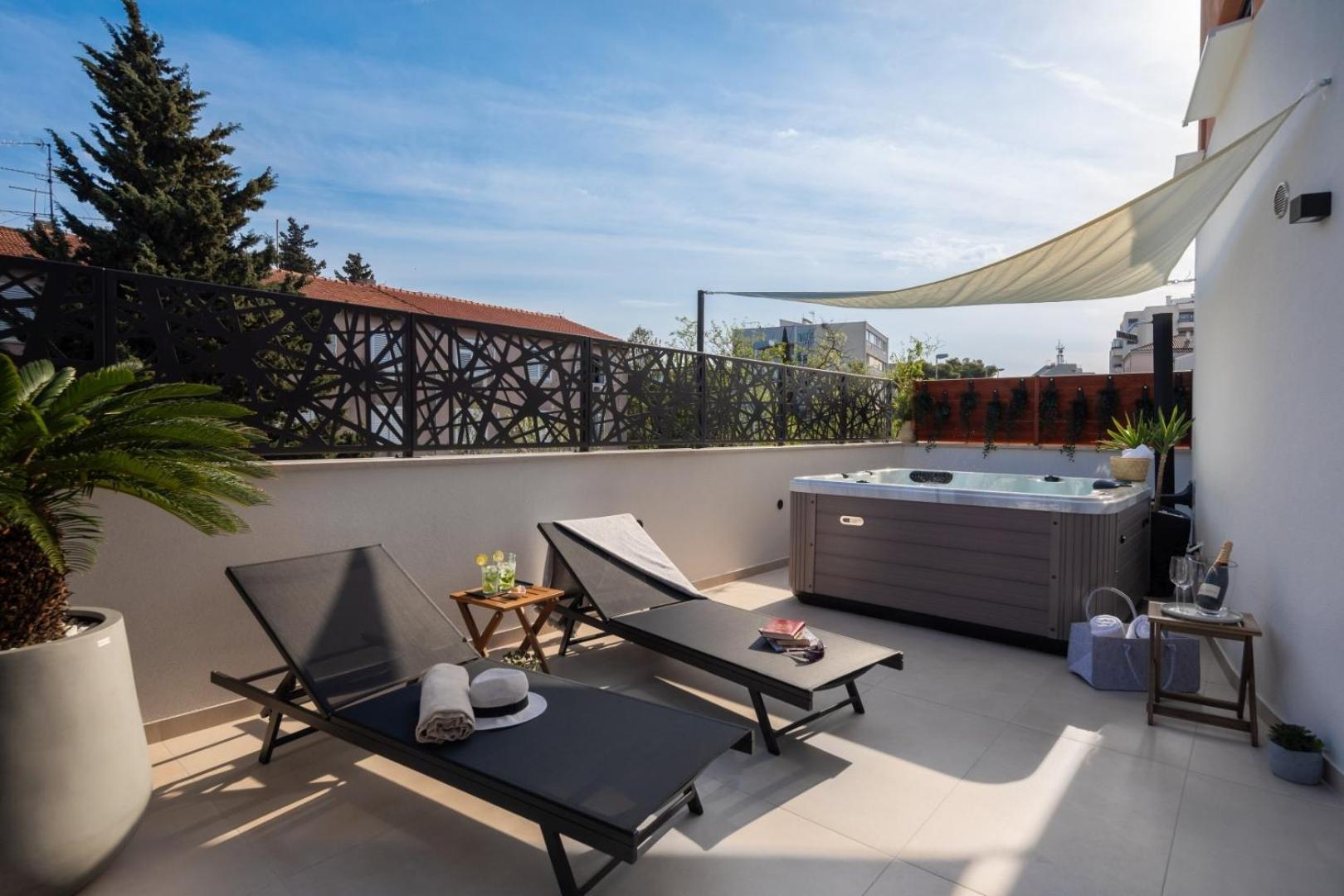 Luxury Apartment Silvery In Split Center With Jacuzzi, Sauna And Parking Exterior foto