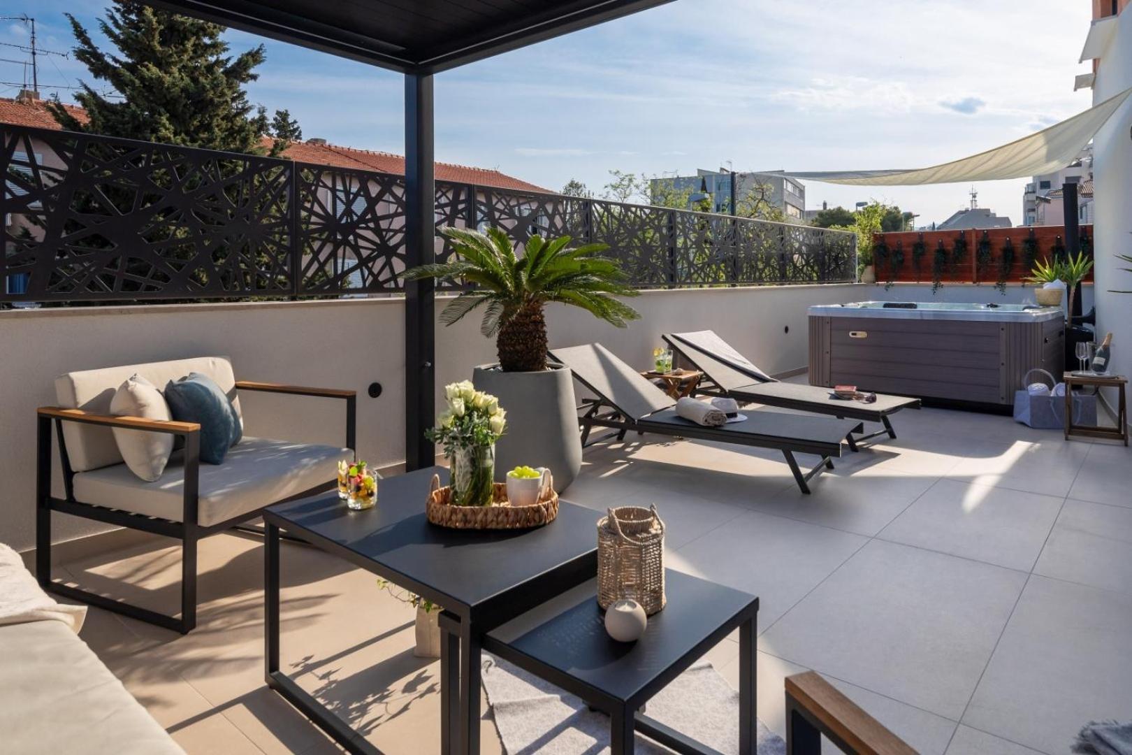 Luxury Apartment Silvery In Split Center With Jacuzzi, Sauna And Parking Exterior foto
