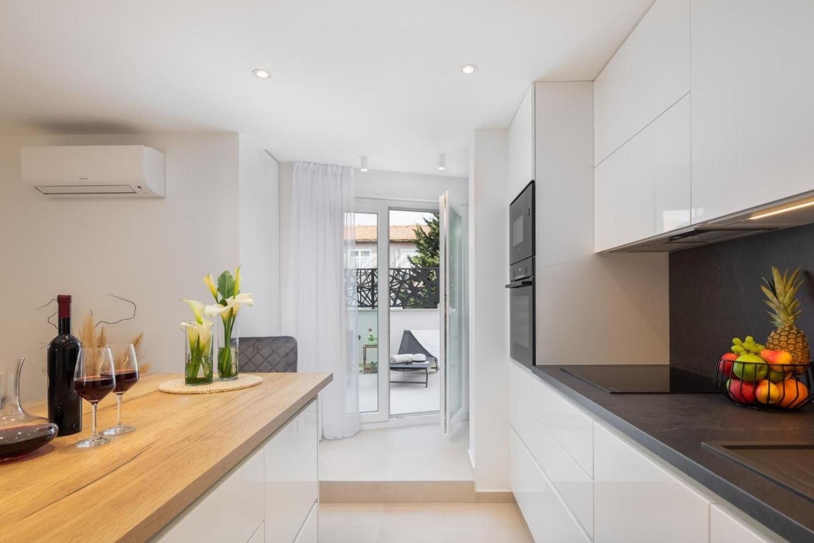 Luxury Apartment Silvery In Split Center With Jacuzzi, Sauna And Parking Exterior foto